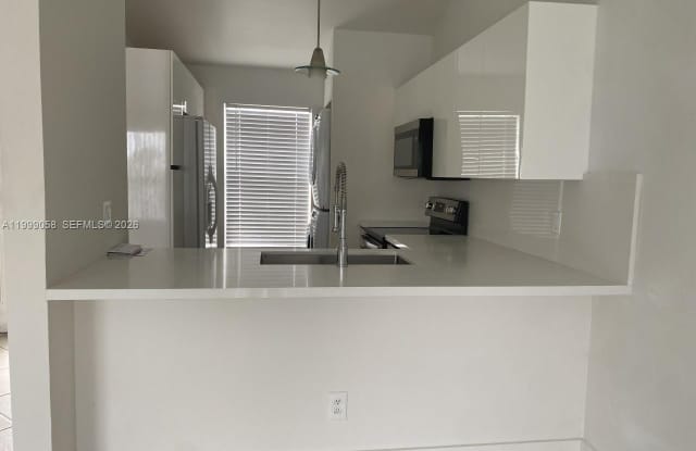 219 SE 8th St photos photos