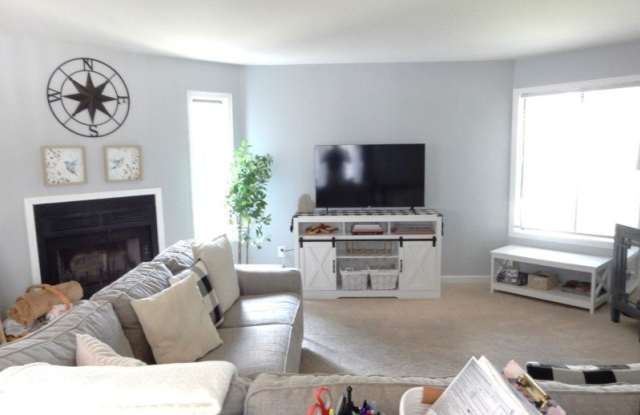 51 EDINBOROUGH CT. Gallery 4
