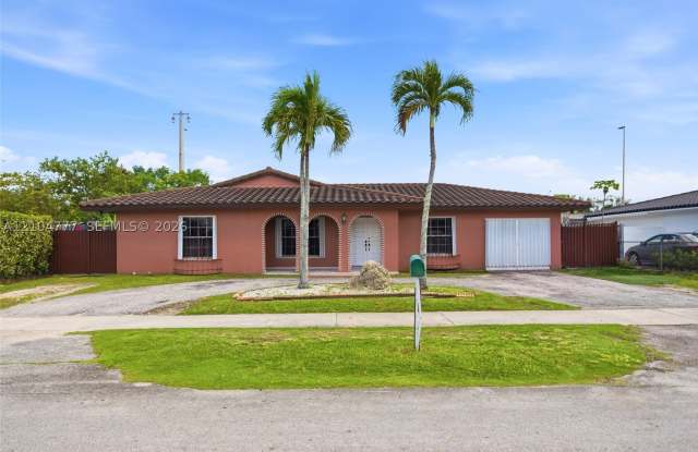 2461 SW 117th Ct Gallery 1