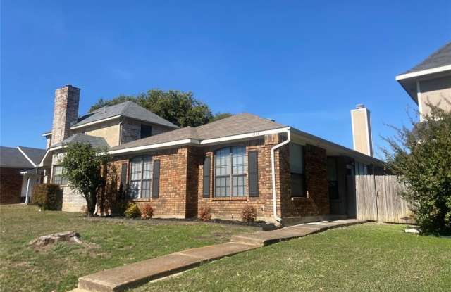 1133 Southpointe Drive - 1133 Southpointe Drive, DeSoto, TX 75115