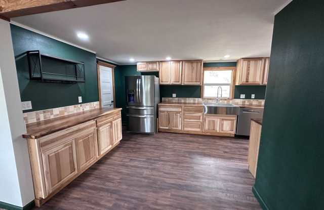 Beautiful 4 bedroom home with views of town photos photos