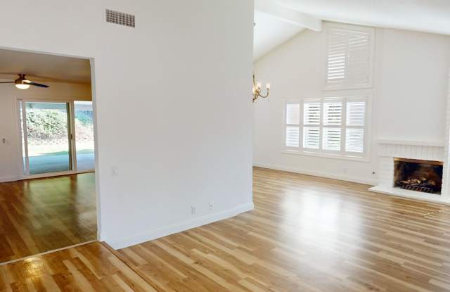 Single Level Stunner Near Dana High! Gallery 2