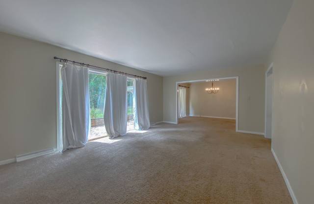 1221 Driftwood Drive Gallery 4