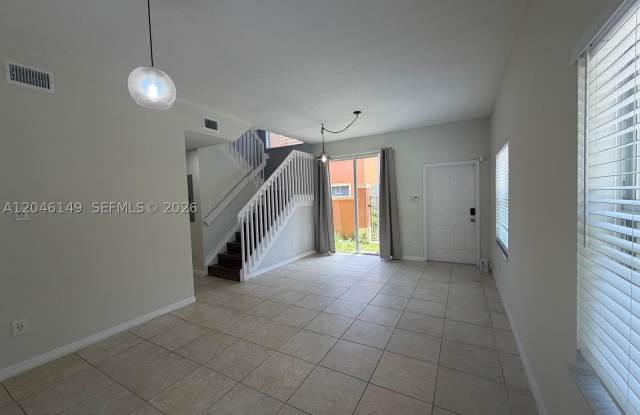 2201 Clipper Pl Gallery 3