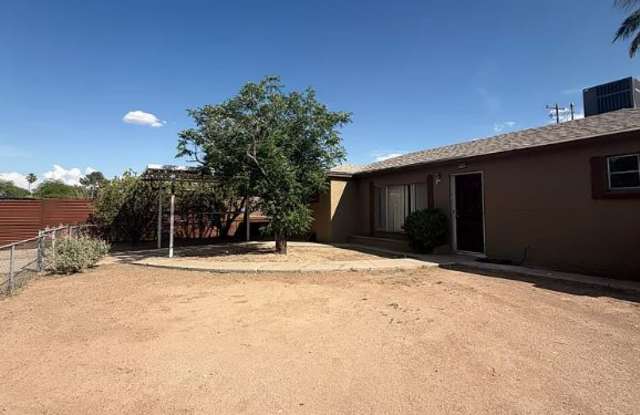 909 West Milton Street photos photos