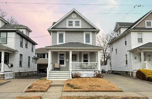 502 Mccabe Avenue unit: Front photos photos