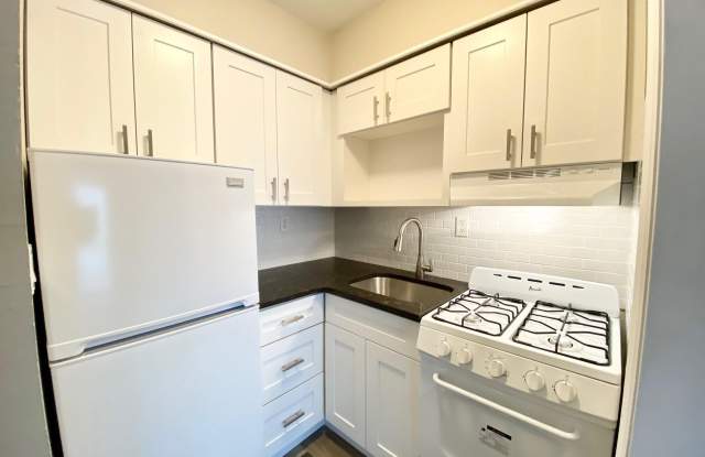 709 Ocean Avenue N Gallery 3