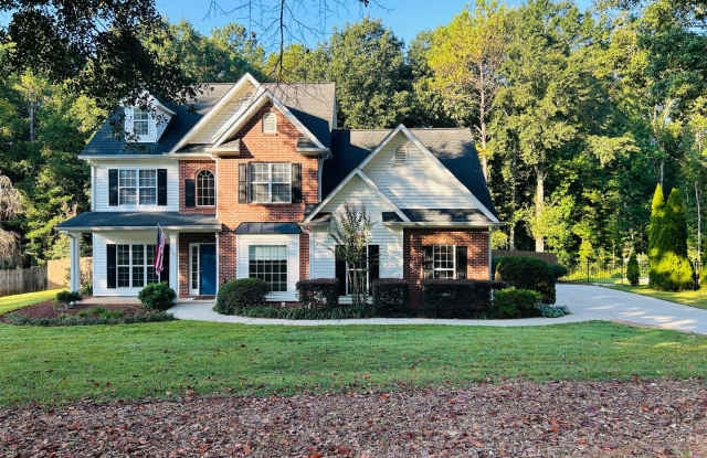 Beautiful 4-Bedroom Home in Tyler Woods In Newnan – Northgate School District photos photos