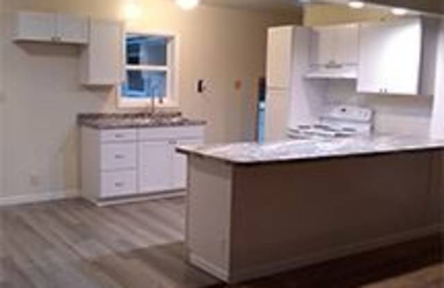 943 Taylor St - 943 Taylor Street, State College, PA 16803