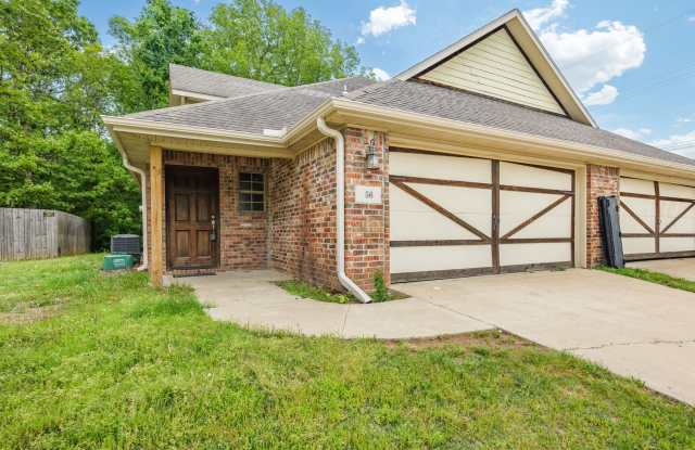 Great duplex in a great location - 56 South Woodsprings Drive, Fayetteville, AR 72701 Great duplex in a great location - 56 South Woodsprings Drive, Fayetteville, AR 72701
