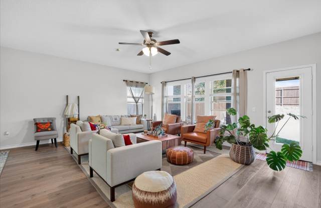 4005 Lockmead Road Gallery 2