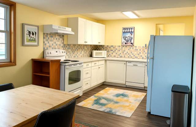 317 North Wasson Lane - 317 North Wasson Lane, River Falls, WI 54022