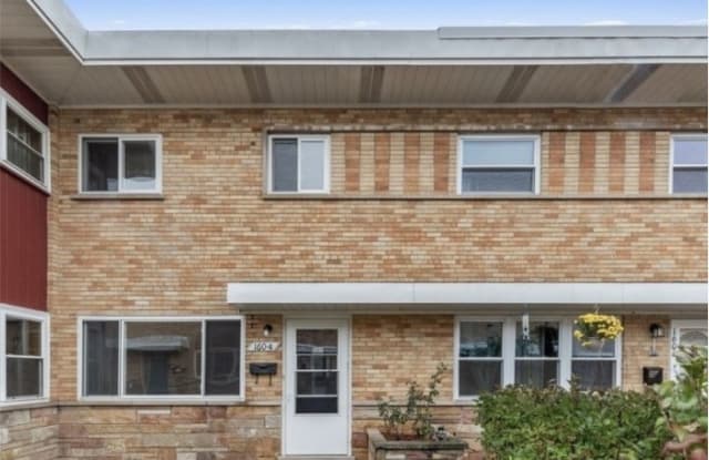 160 E Northwest Highway - 160 East Northwest Highway, Des Plaines, IL 60016