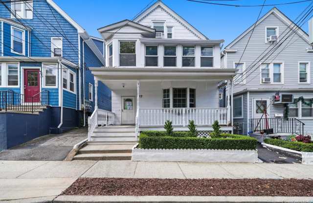 17 Lawrence Avenue photos photos