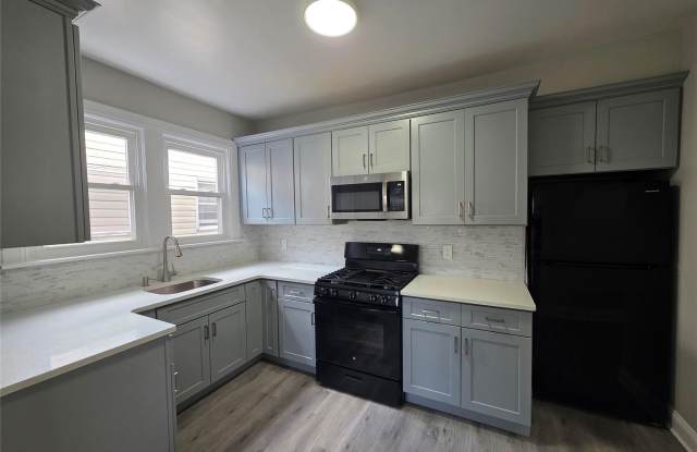 147 Jericho Turnpike unit: 2 photos photos