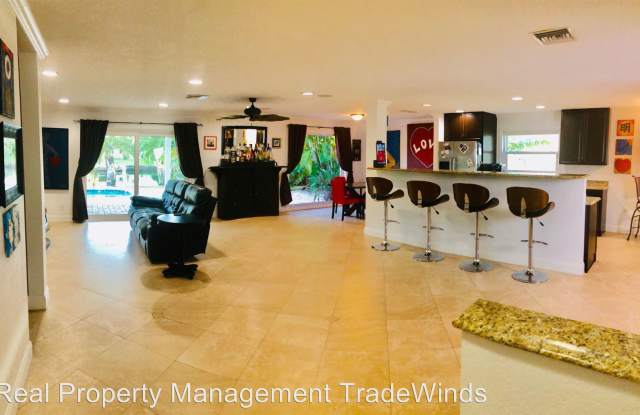 5124 Venetian Blvd NE Gallery 3
