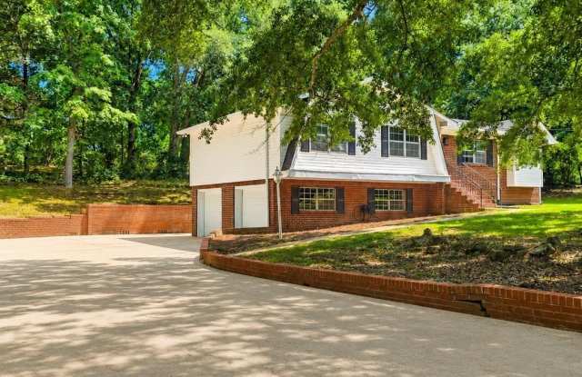 209 OAK DRIVE Gallery 1