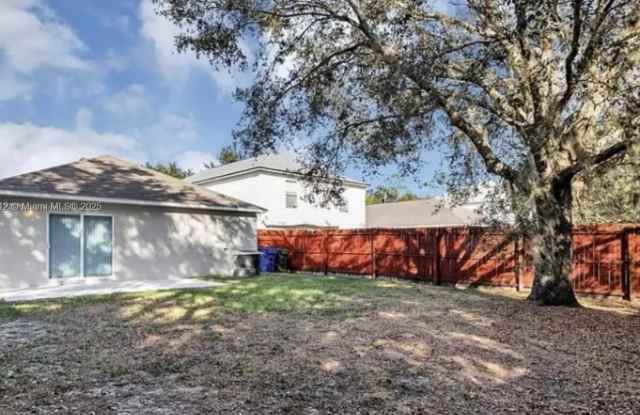 2110 Whispering Trails Blvd photos photos