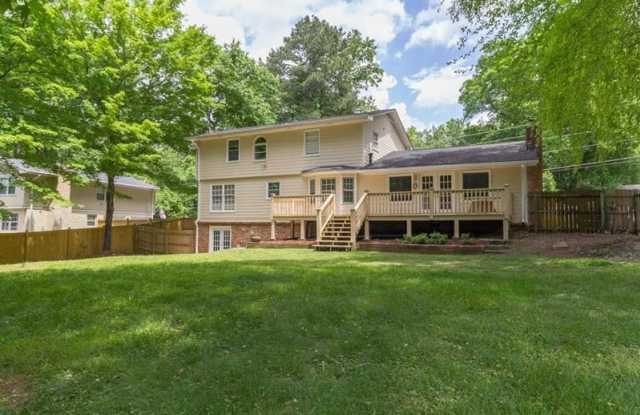5530 Roberts Drive Gallery 3