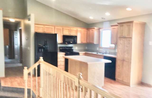5 bed 2 bath House for Rent Gallery 4