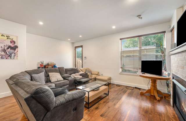 September 2026 Sloans Lake / West Highlands 4 Bedroom Gallery 4