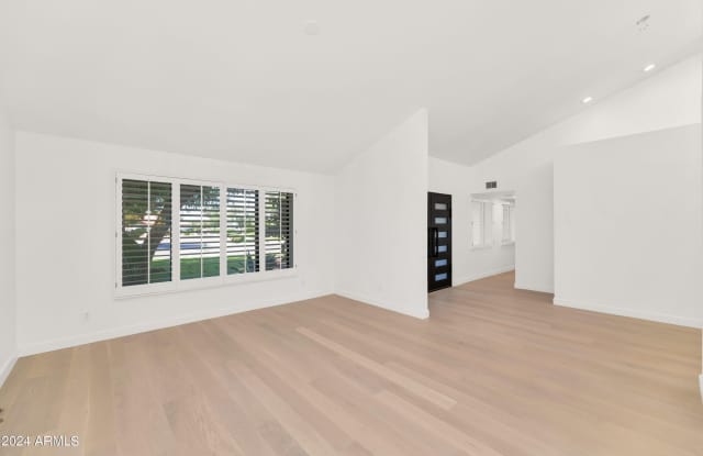 8030 E Via Sierra Drive Gallery 3