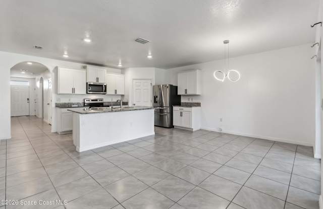 1903 Farmhouse Road SE Gallery 3