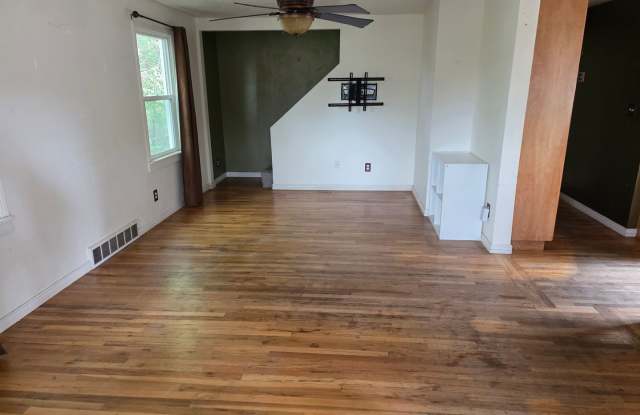 Charming 4 bed 2 bath home photos photos Charming 4 bed 2 bath home photos photos