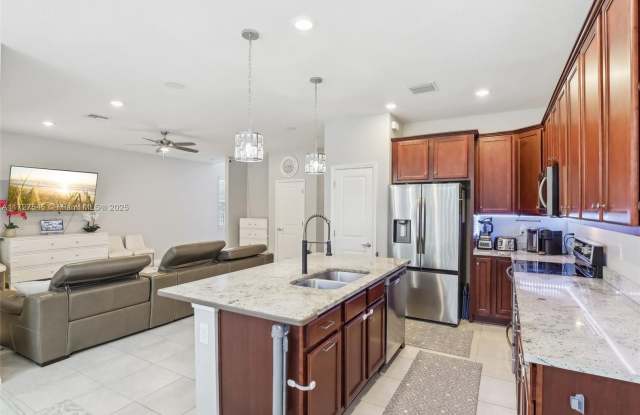 1402 Myrtle Oak Terrace -, Hollywood, FL 33021 - 1402 Myrtle Oak Terrace, Hollywood, FL 33021 1402 Myrtle Oak Terrace -, Hollywood, FL 33021 - 1402 Myrtle Oak Terrace, Hollywood, FL 33021