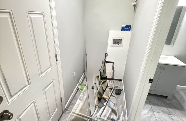 66 Plum Street Gallery 3