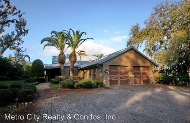 925 Island Drove Drive - 925 Island Grove Drive, Volusia County, FL 32724