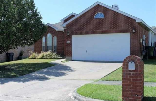 1346 Mill Crossing - 1346 Mill Crossing, Garland, TX 75040