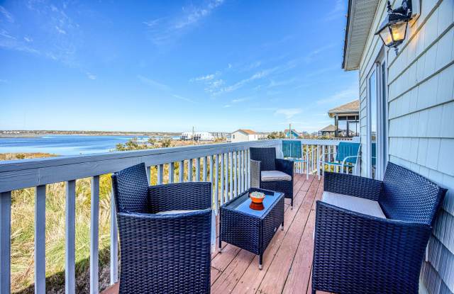 FALL IN LOVE WITH ISLAND LIVING - MONTHLY RENTALS AVAILABLE! photos photos FALL IN LOVE WITH ISLAND LIVING - MONTHLY RENTALS AVAILABLE! photos photos
