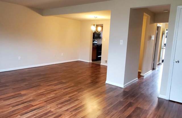 3083 SUNSET LANE Gallery 2