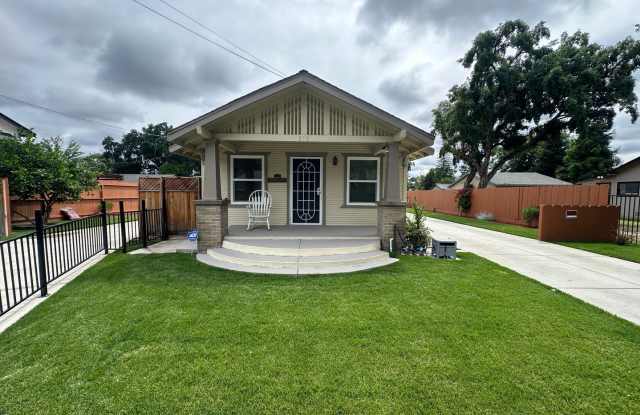 Gated Charming Craftsman‑Style Home – 210 Las Flores Ave photos photos Gated Charming Craftsman‑Style Home – 210 Las Flores Ave photos photos
