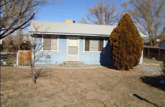 3 bedroom Orchard Mesa Home - Private Yard Gallery 1