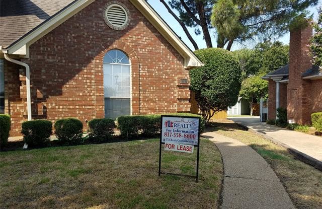 1817 Evergreen Court - 1817 Evergreen Ct, Grapevine, TX 76051