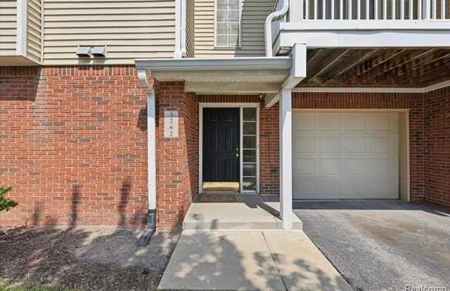 3262 Northpointe Boulevard Gallery 2