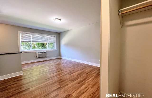 696 Elm Pl - 696 Elm Place, Highland Park, IL 60035