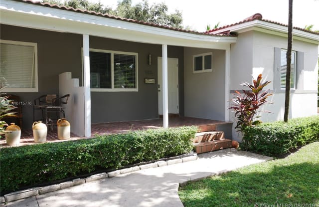 11105 NE 9th Ave - 11105 Northeast 9th Avenue, Biscayne Park, FL 33161