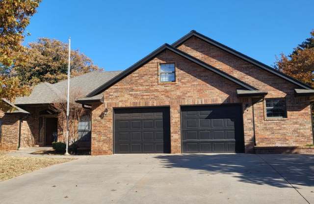 (3) Bed/(2.5) Bath with over 2000sqft in Blanchard Avail NOW! - 1204 Locust Drive, Blanchard, OK 73010