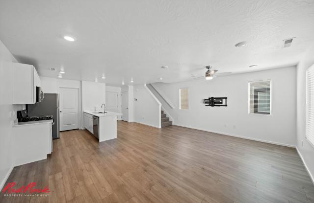 Room to Roam, Perks to Love & Pets Welcome! Gallery 3