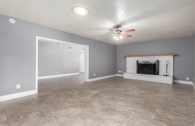 2058 E Oxford Dr photos photos