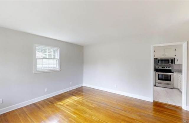 4417 Knollcrest Drive Gallery 3