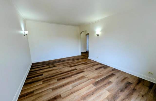 1668 W FARWELL Gallery 3
