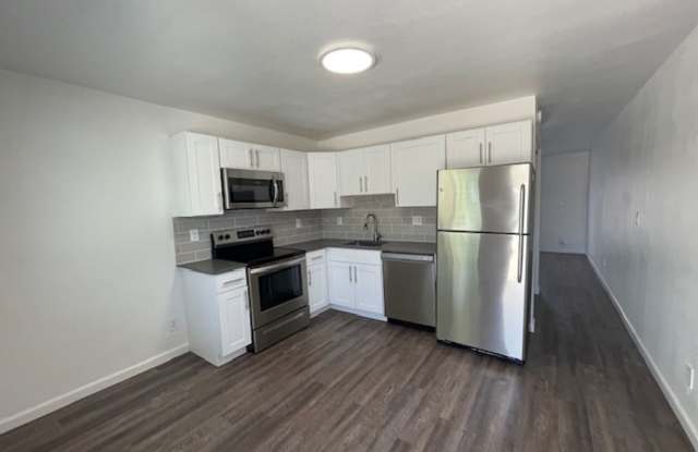 South Scottsdale Studio Casita w/ Private Patio | 4 Weeks Free | Remodeled Quartz & Stainless Kitchen photos photos