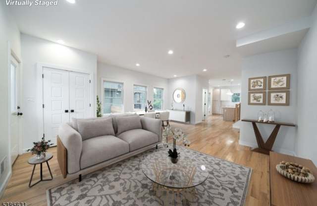 105 N Fullerton Ave photos photos