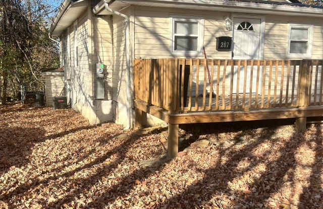 207 Allen Dr - 207 Allen Drive, South Charleston, WV 25303