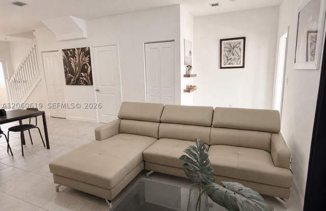 126 SE 11th Ct Gallery 4