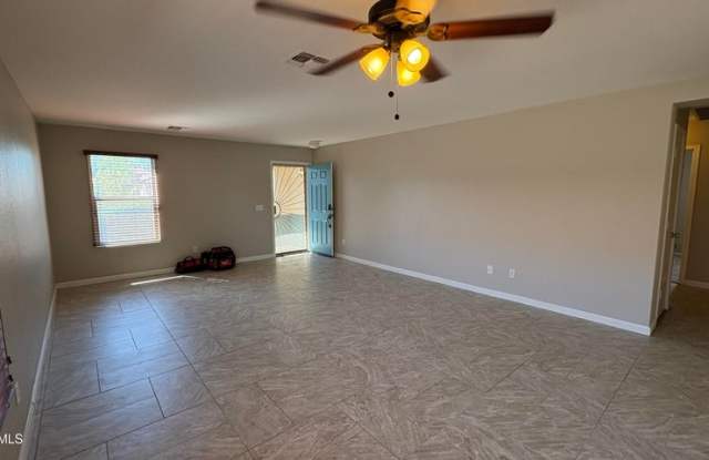 15774 W Watson Ln Gallery 3